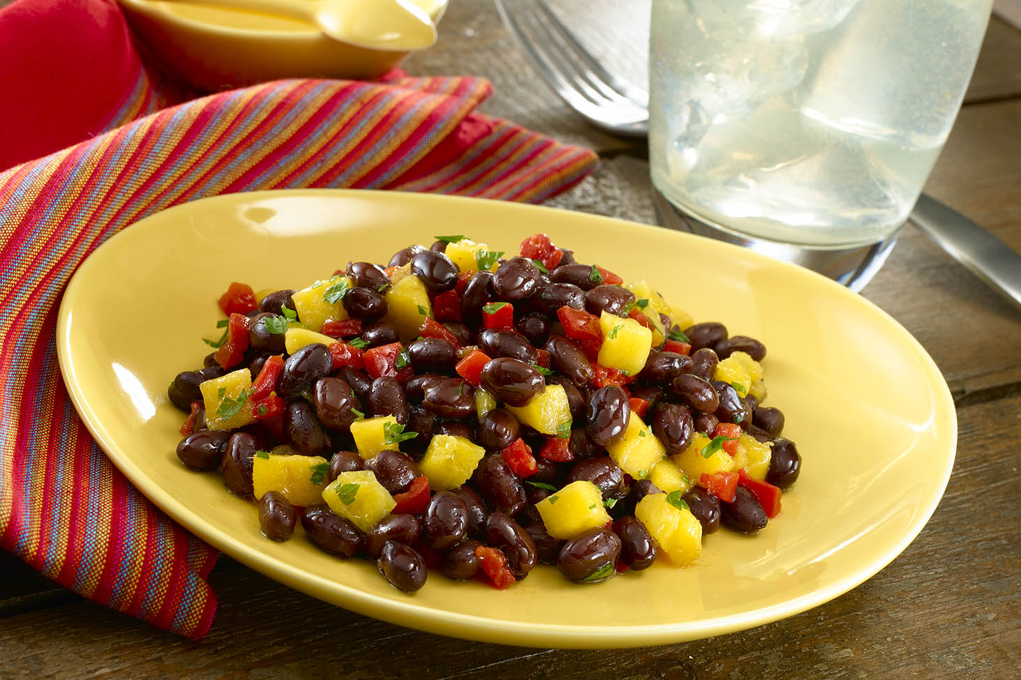 Ensalada de Frijoles Negros y Mango