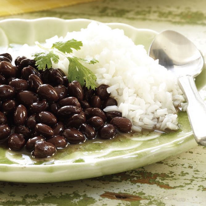 Frijoles Negros con Arroz (Menos Sodio)