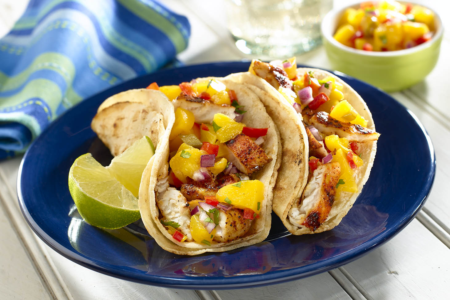 Tacos de Pescado a la Plancha con Salsa de Melocotón