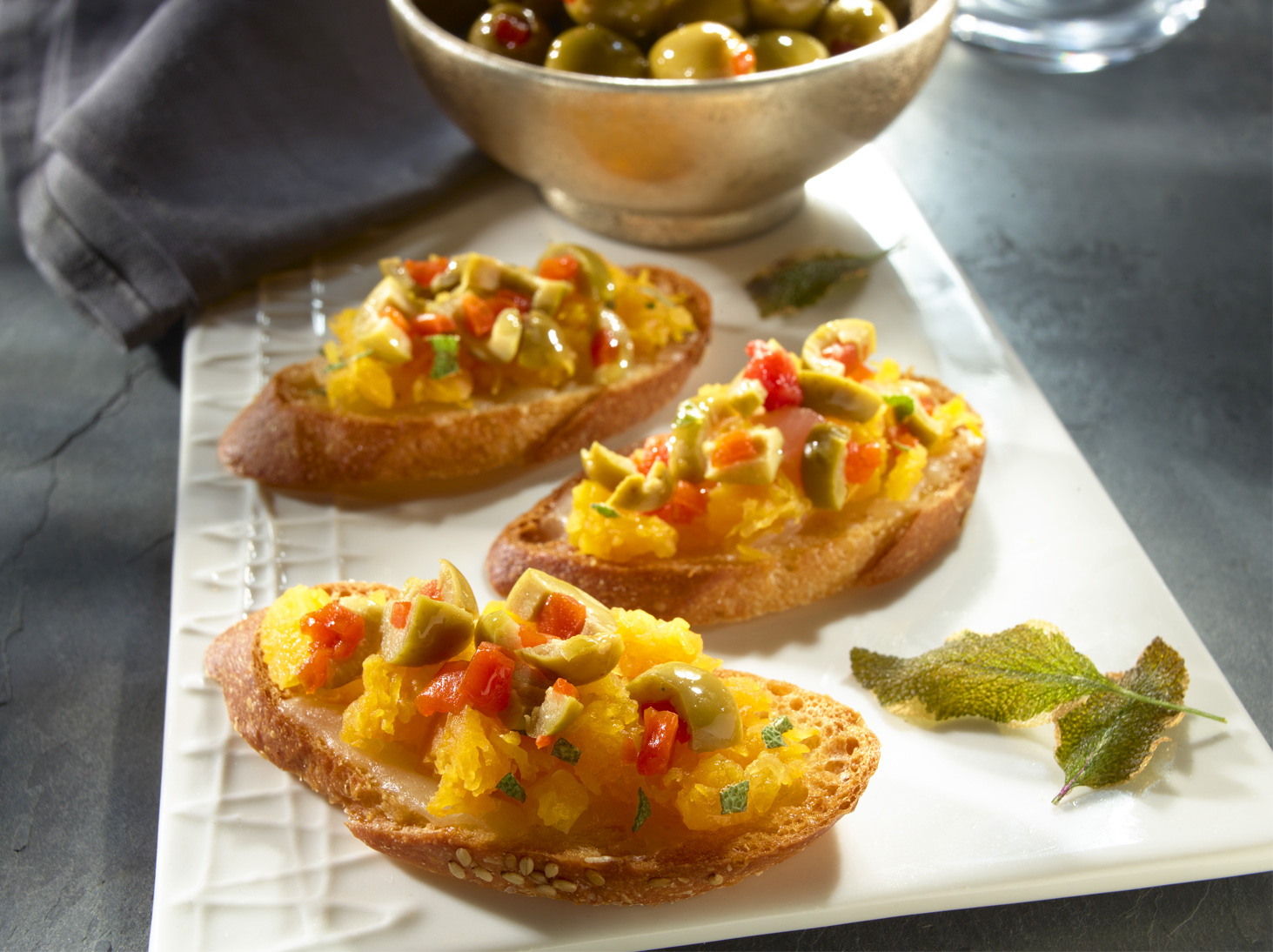 Crostini de Aceitunas y Calabaza