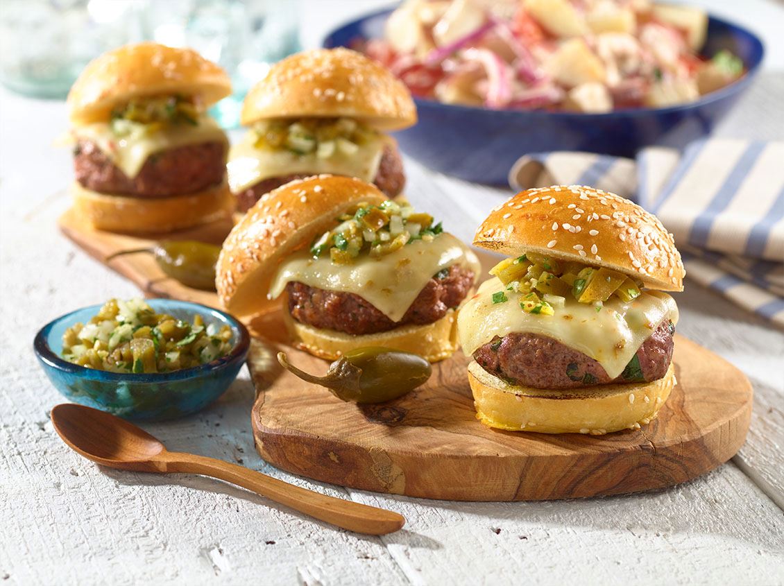 Mini Hamburguesas Latinas con Jalapeño