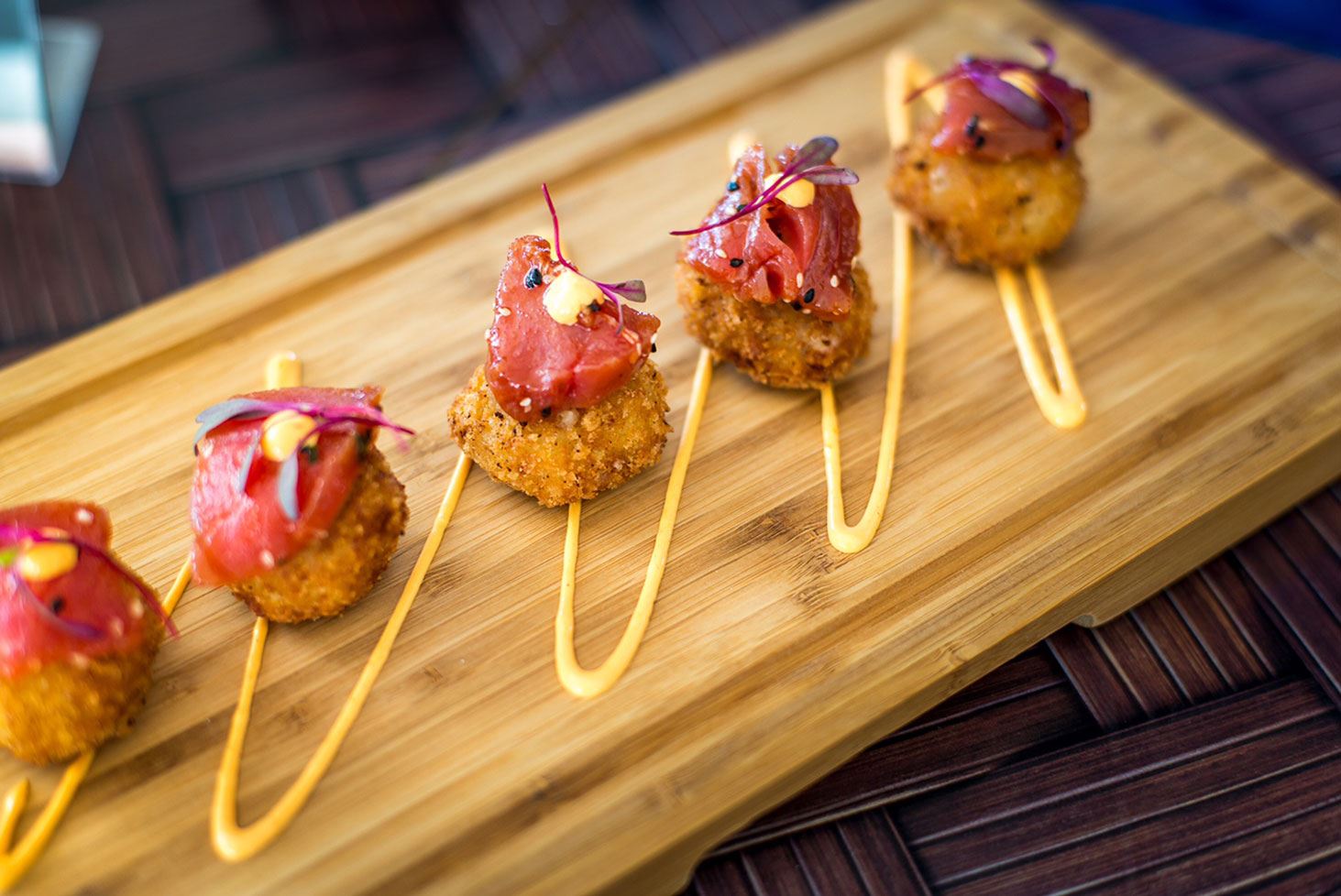 Croquetas de Jamón con Atún y Ají Crema