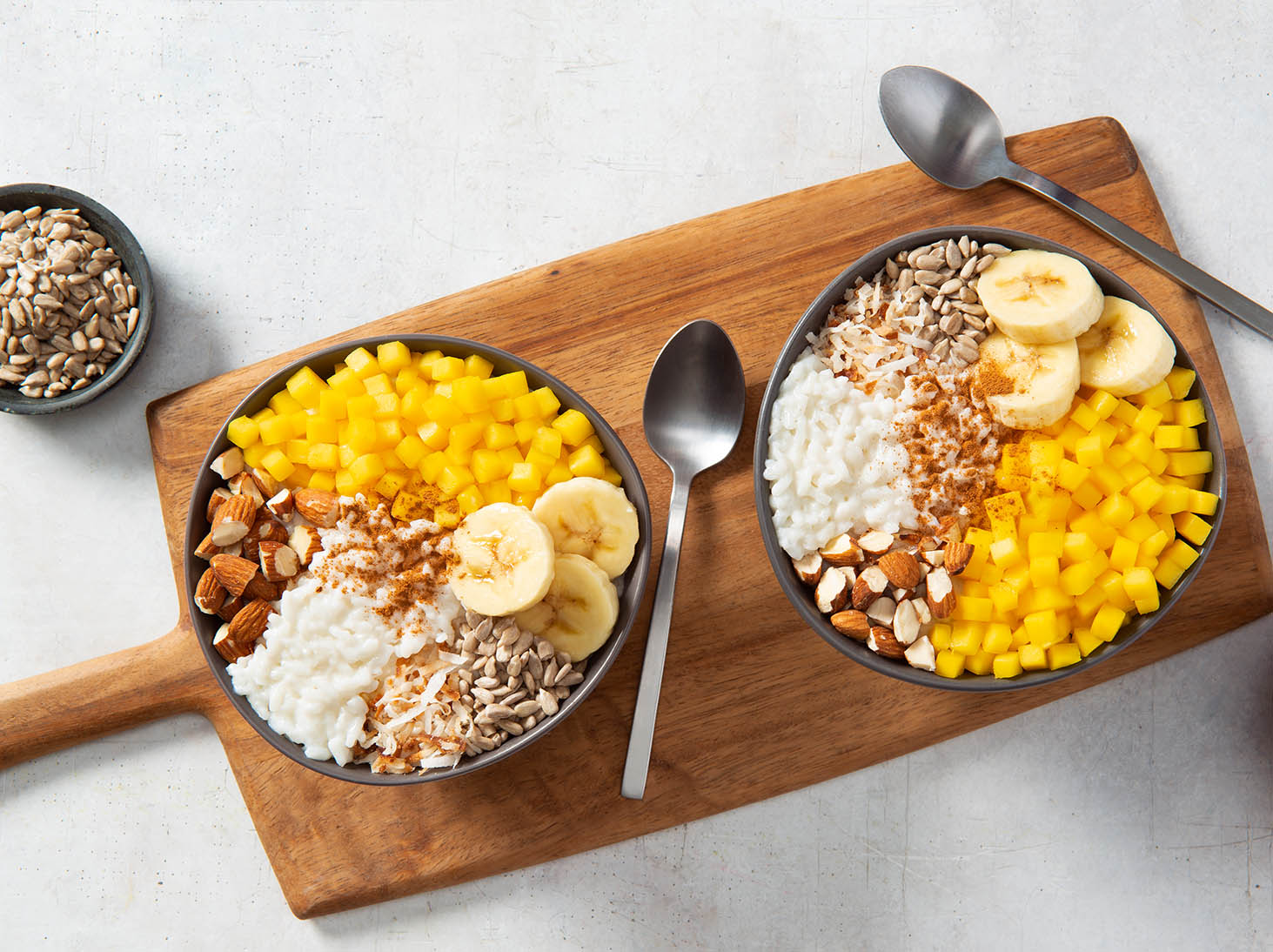 Arroz en Leche de Coco con Almendras, Mago y Banano