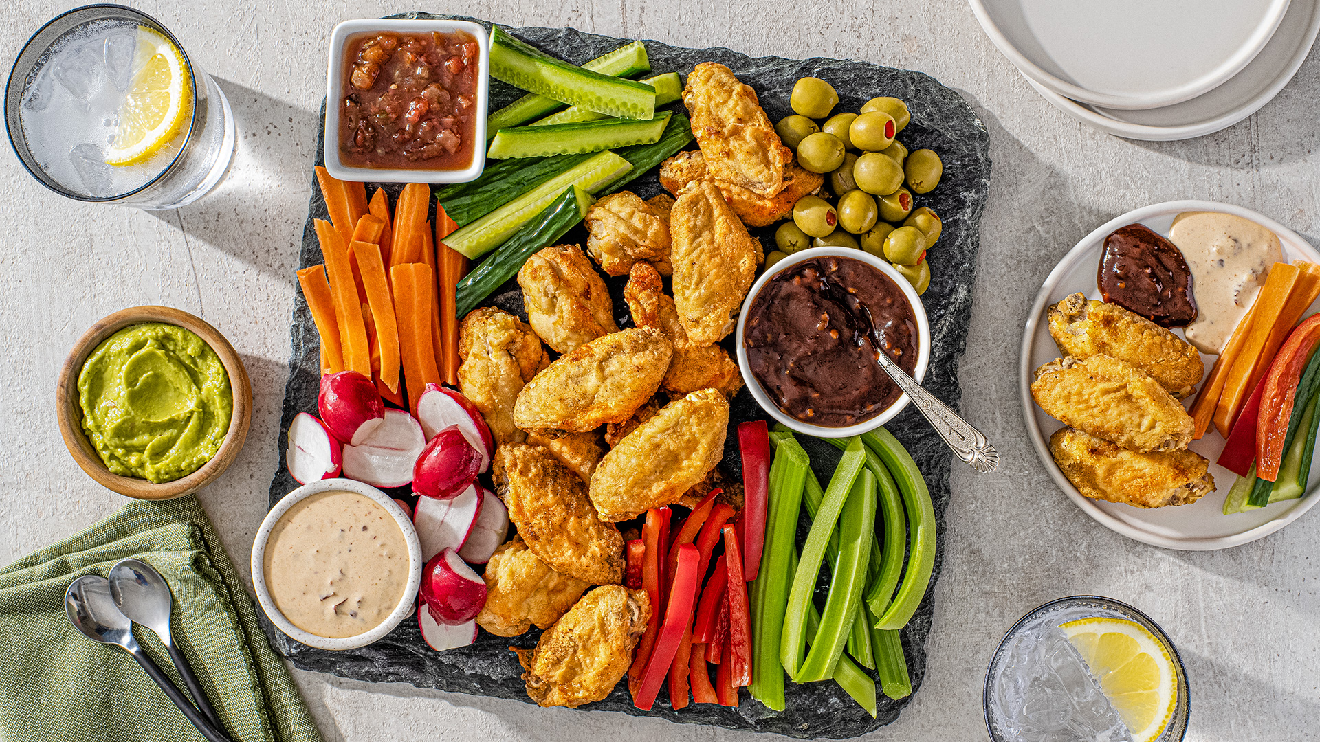 Tabla de Alitas de Pollo Crocante al Chipotle