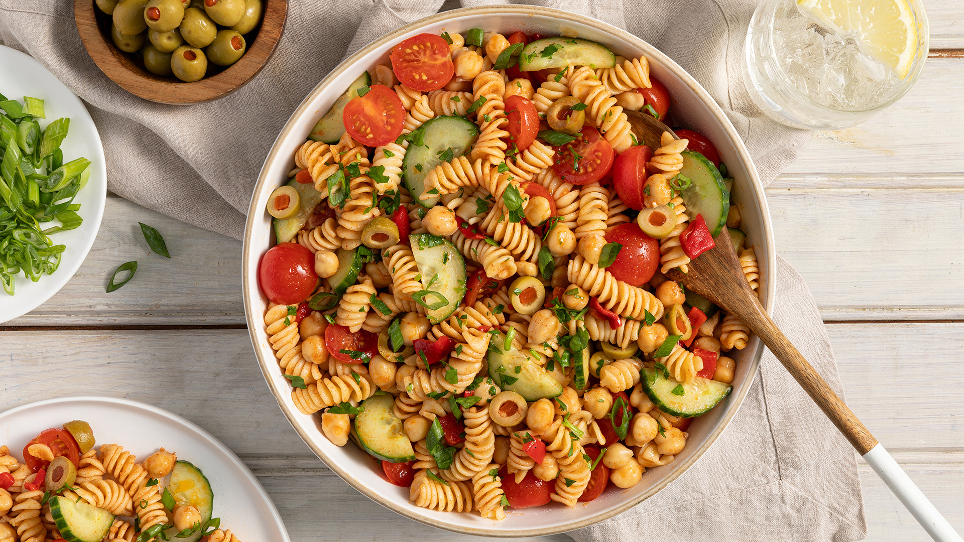 Ensalada de Pasta con Garbanzos y Pimientos